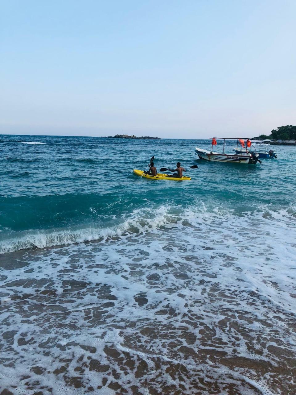 Kangaroo Beach Resort Unawatuna Exterior foto